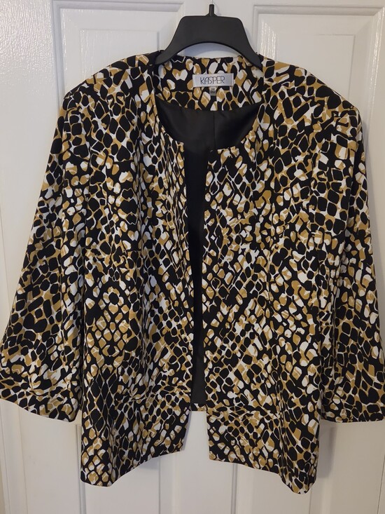 Kasper Jackets & Blazers - Kasper Black, Gold and White Patterned Open-Front Jacket